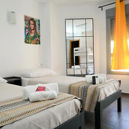 New Art - Juvenil Hostel Palma de Mallorca
